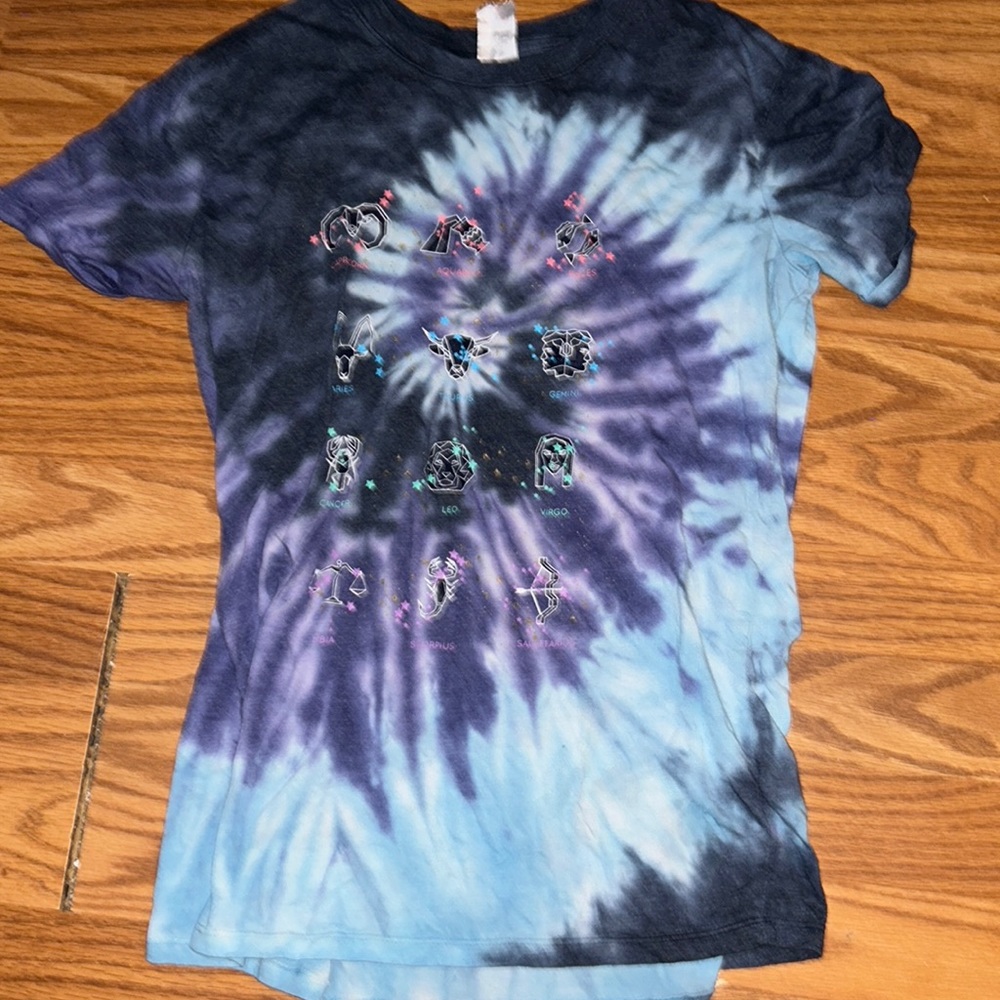 Size medium zodiac shirt